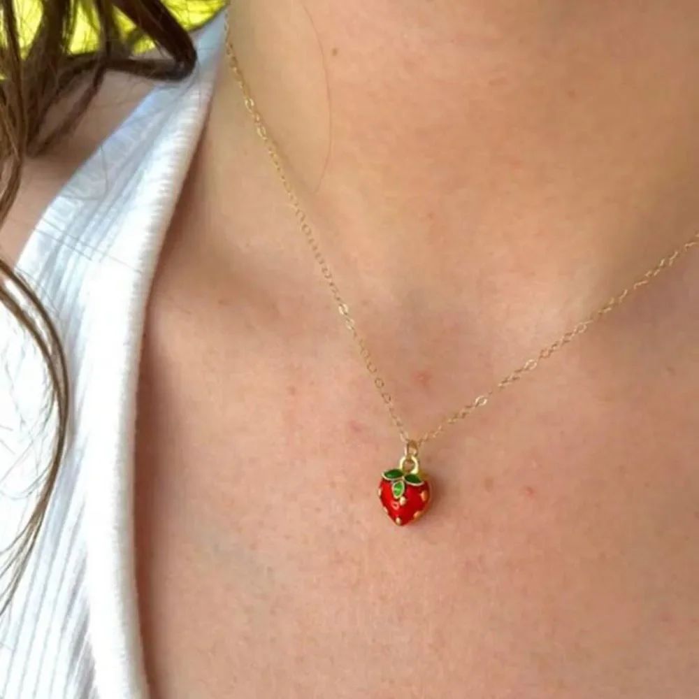 Strawberry Pendant Necklace A1545